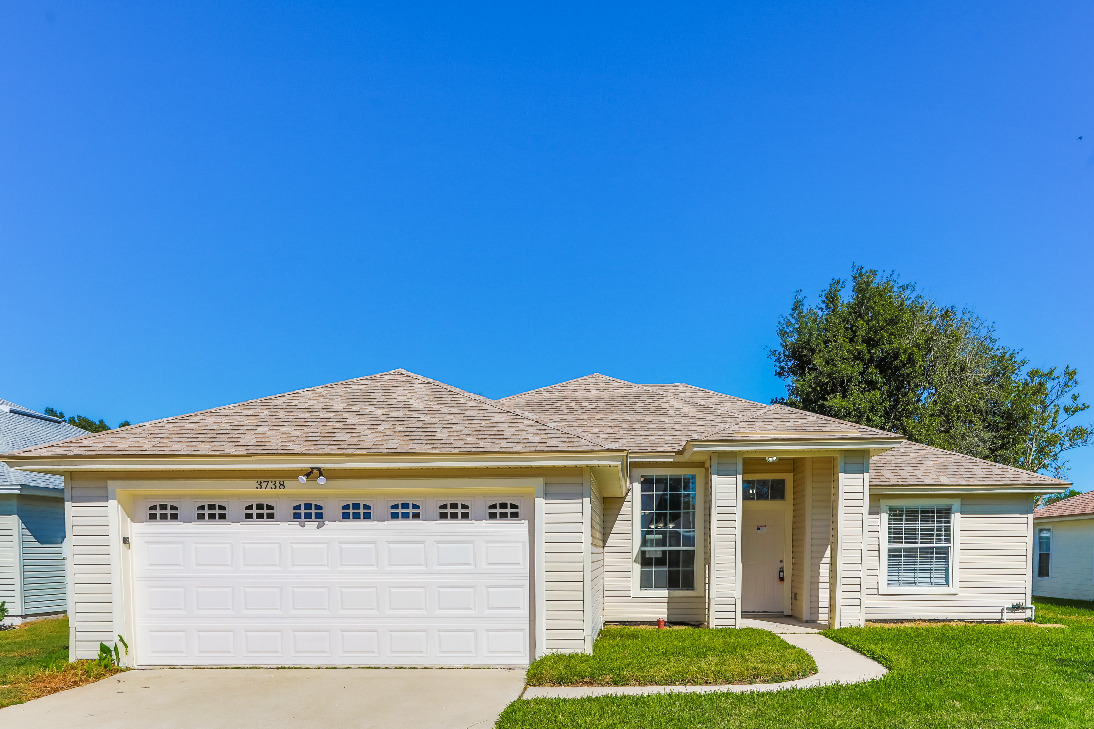 3738 Woodbriar Dr Orange Park, FL 32073